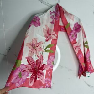 Oscar Women's Pink Floral Silk Rectangle Scarf shawl​